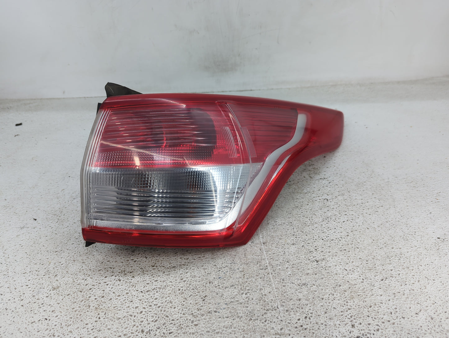 2013-2016 Ford Escape Tail Light Assembly Passenger Right OEM P/N:CJ54-13404-A Fits Fits 2013 2014 2015 2016 OEM Used Auto P