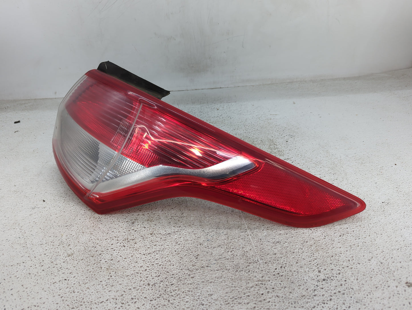 2013-2016 Ford Escape Tail Light Assembly Passenger Right OEM P/N:CJ54-13404-A Fits Fits 2013 2014 2015 2016 OEM Used Auto P