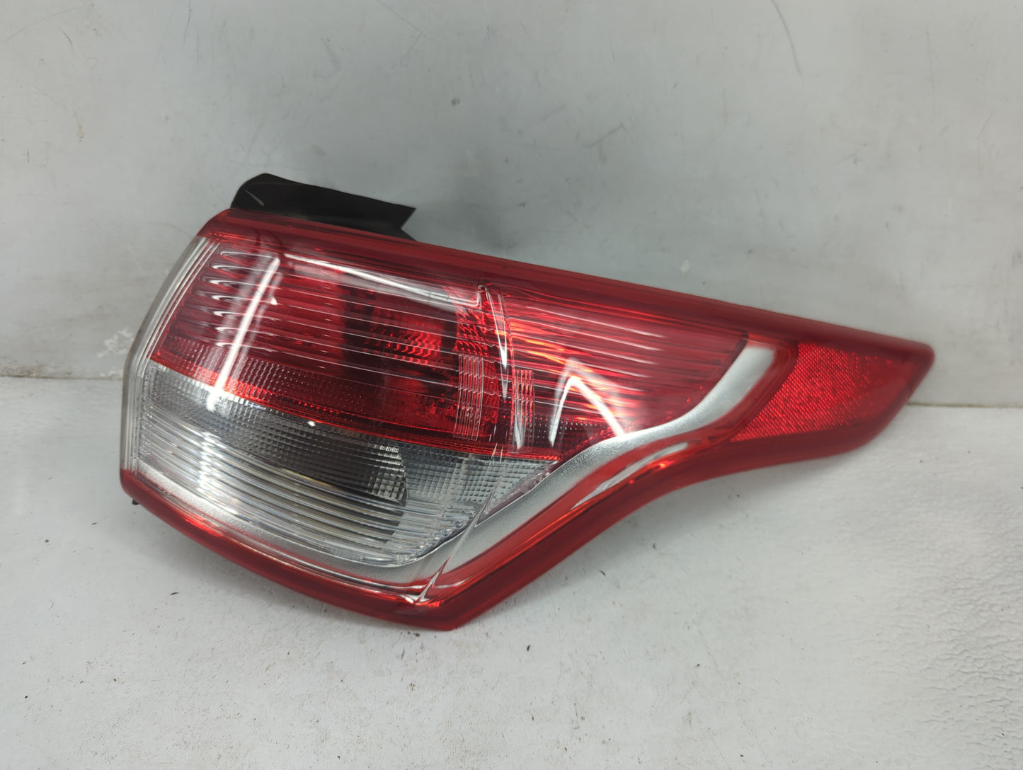 2013-2016 Ford Escape Tail Light Assembly Passenger Right OEM P/N:CJ54-13404-A Fits Fits 2013 2014 2015 2016 OEM Used Auto P