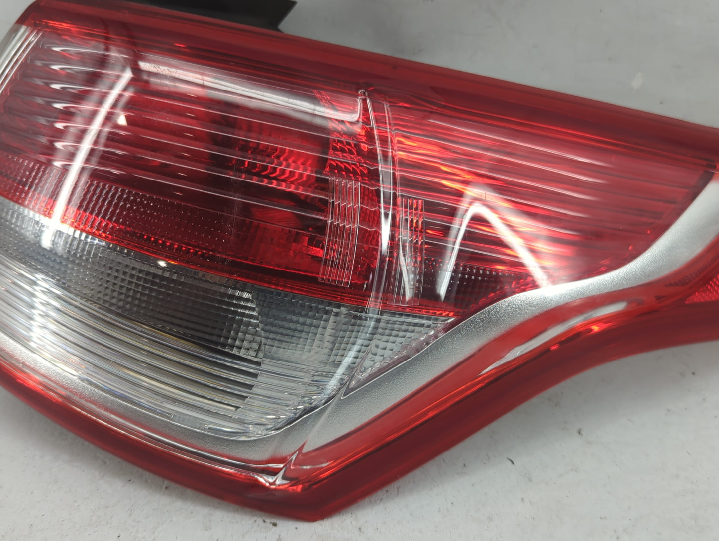 2013-2016 Ford Escape Tail Light Assembly Passenger Right OEM P/N:CJ54-13404-A Fits Fits 2013 2014 2015 2016 OEM Used Auto P
