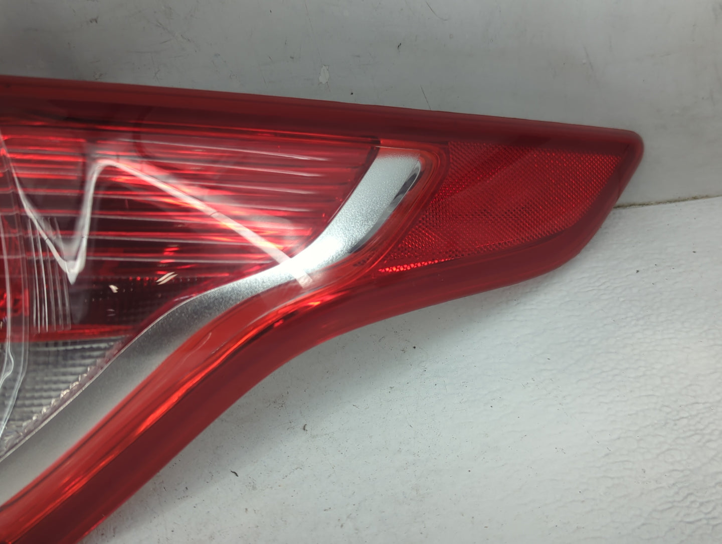 2013-2016 Ford Escape Tail Light Assembly Passenger Right OEM P/N:CJ54-13404-A Fits Fits 2013 2014 2015 2016 OEM Used Auto P