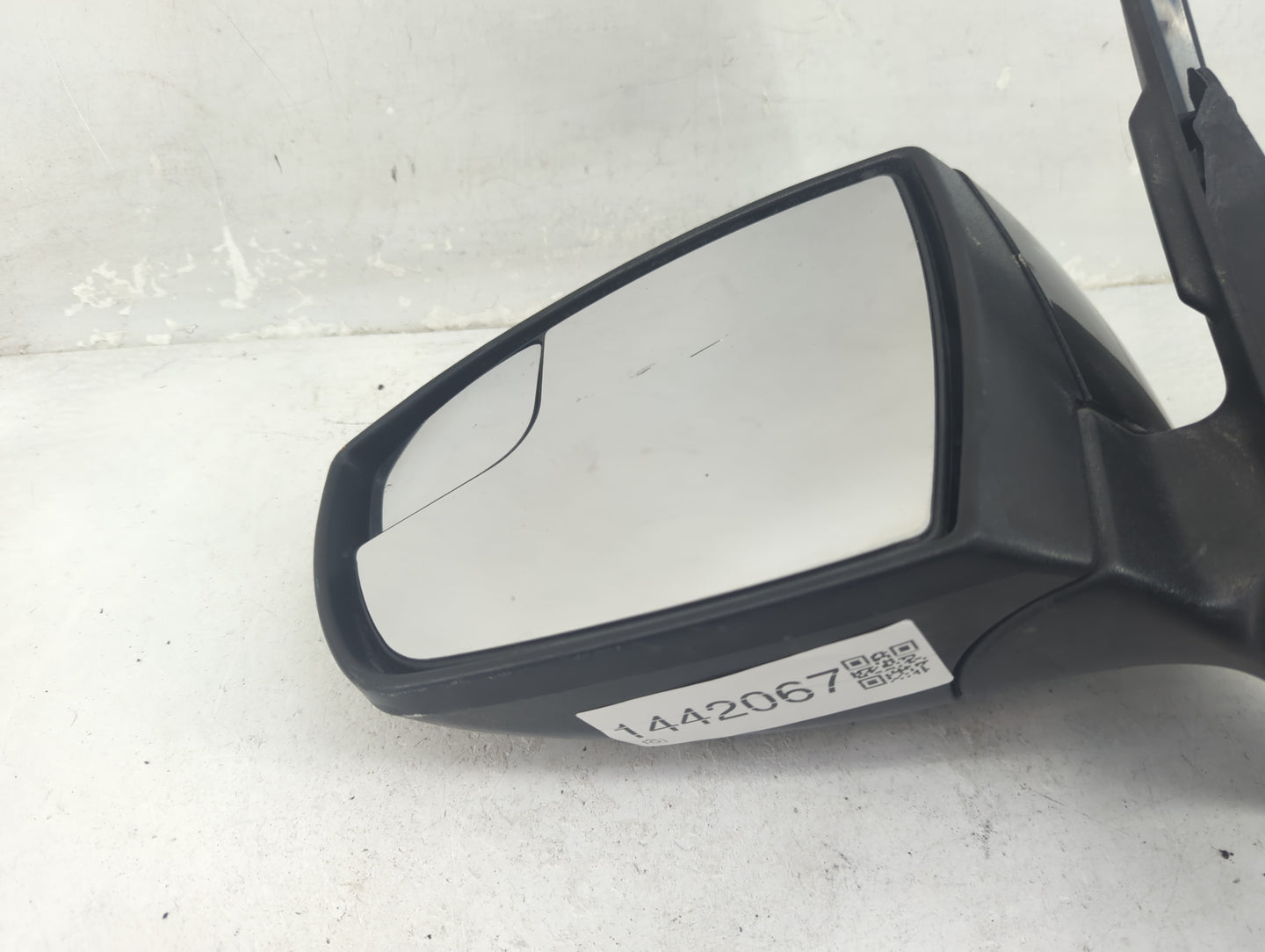 2013-2016 Ford Escape Driver Side View Mirror - Left Door Mirror OEM Used - Oemusedautoparts1.com
