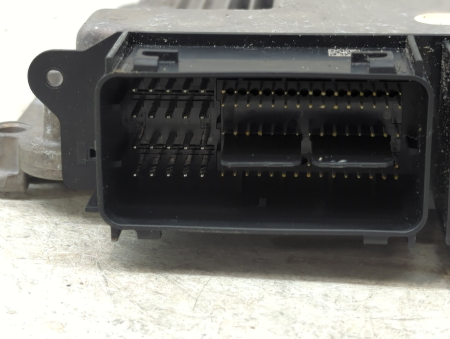 2014 Ford Escape PCM Engine Control Computer ECU ECM PCU OEM P/N:FJ5A-12A650-EC FJ5A-12B684-BA, 0261S12447, 0U5T-14A604-BA F