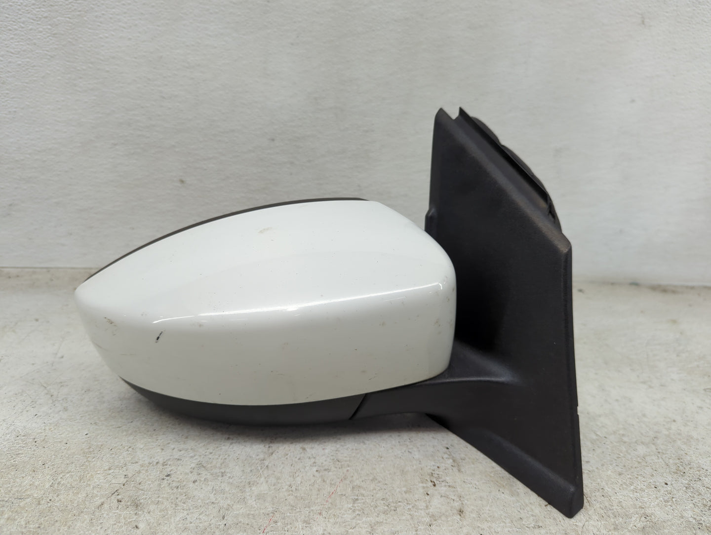 2013-2016 Ford Escape Passenger Side View Mirror - Right Door Mirror OEM Used - Oemusedautoparts1.com