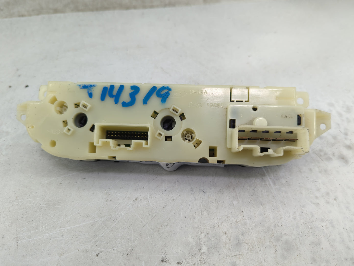 2013-2016 Ford Escape Climate Control Module Temperature AC/Heater Replacement P/N:CJ5T-19930-CK FD-CJ5T-13082311-0648 Fits 
