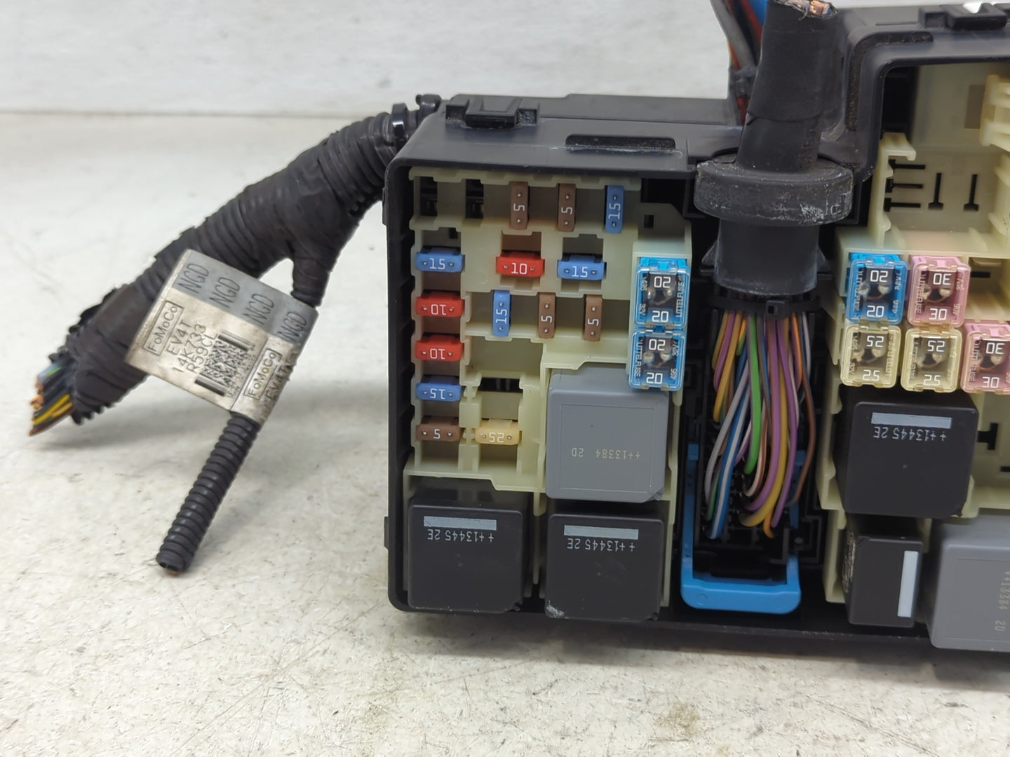 2013-2016 Ford Escape Fusebox Fuse Box Panel Relay Module P/N:EV4T14K733R59CL Fits Fits 2013 2014 2015 2016 OEM Used Auto Pa