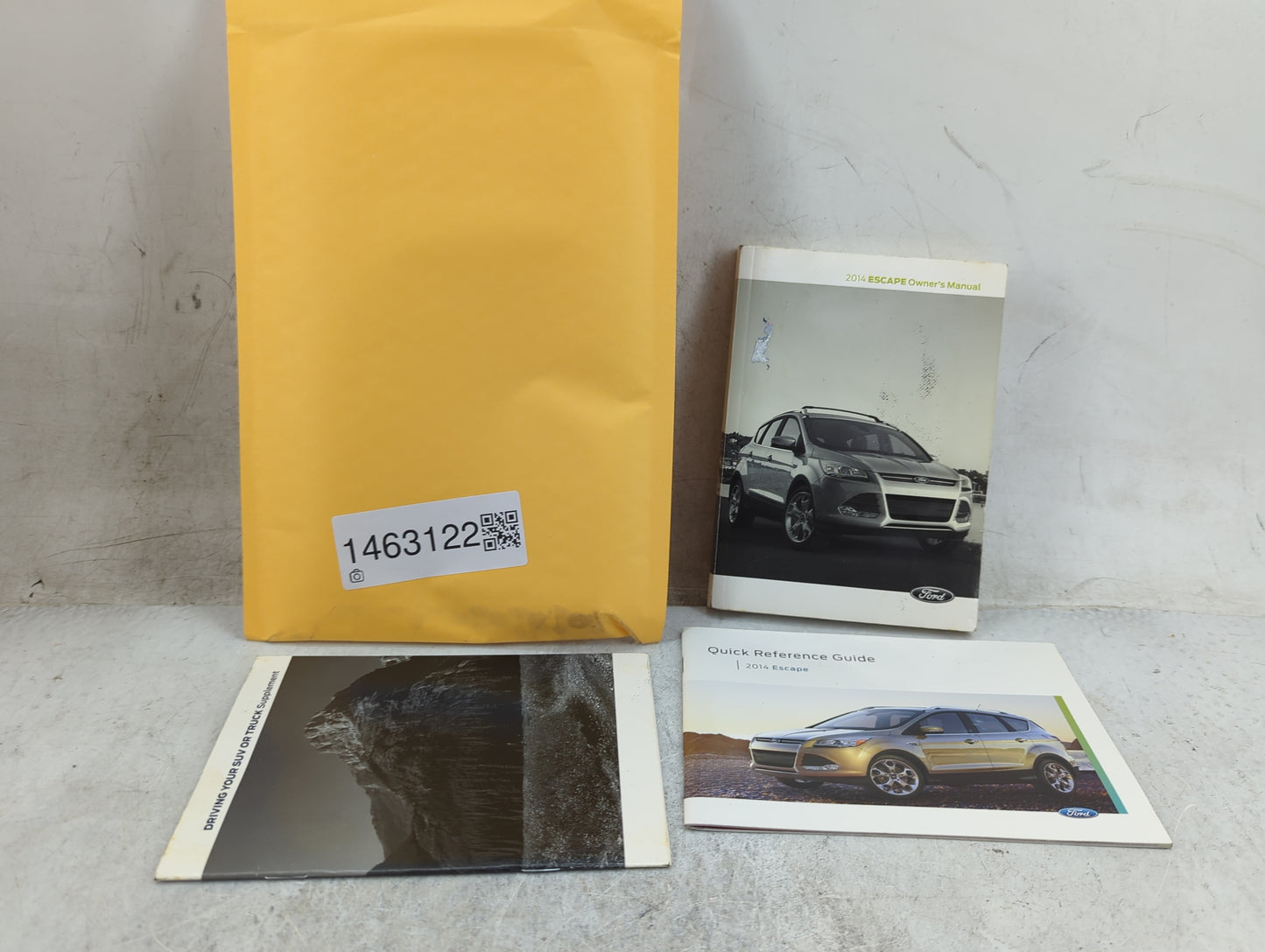 2014 Ford Escape Owners Manual Book Guide P/N:EJ5J19A321AB DL8J19A285AA OEM Used Auto Parts - Oemusedautoparts1.com
