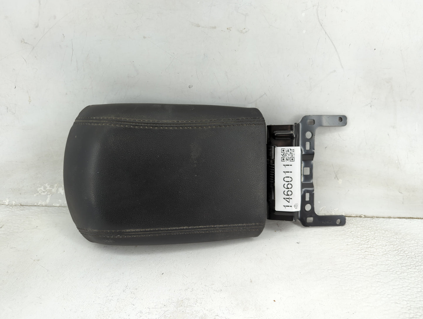 2014 Ford Escape Center Console Armrest Cover Lid P/N:151317NAD Fits OEM Used Auto Parts - Oemusedautoparts1.com