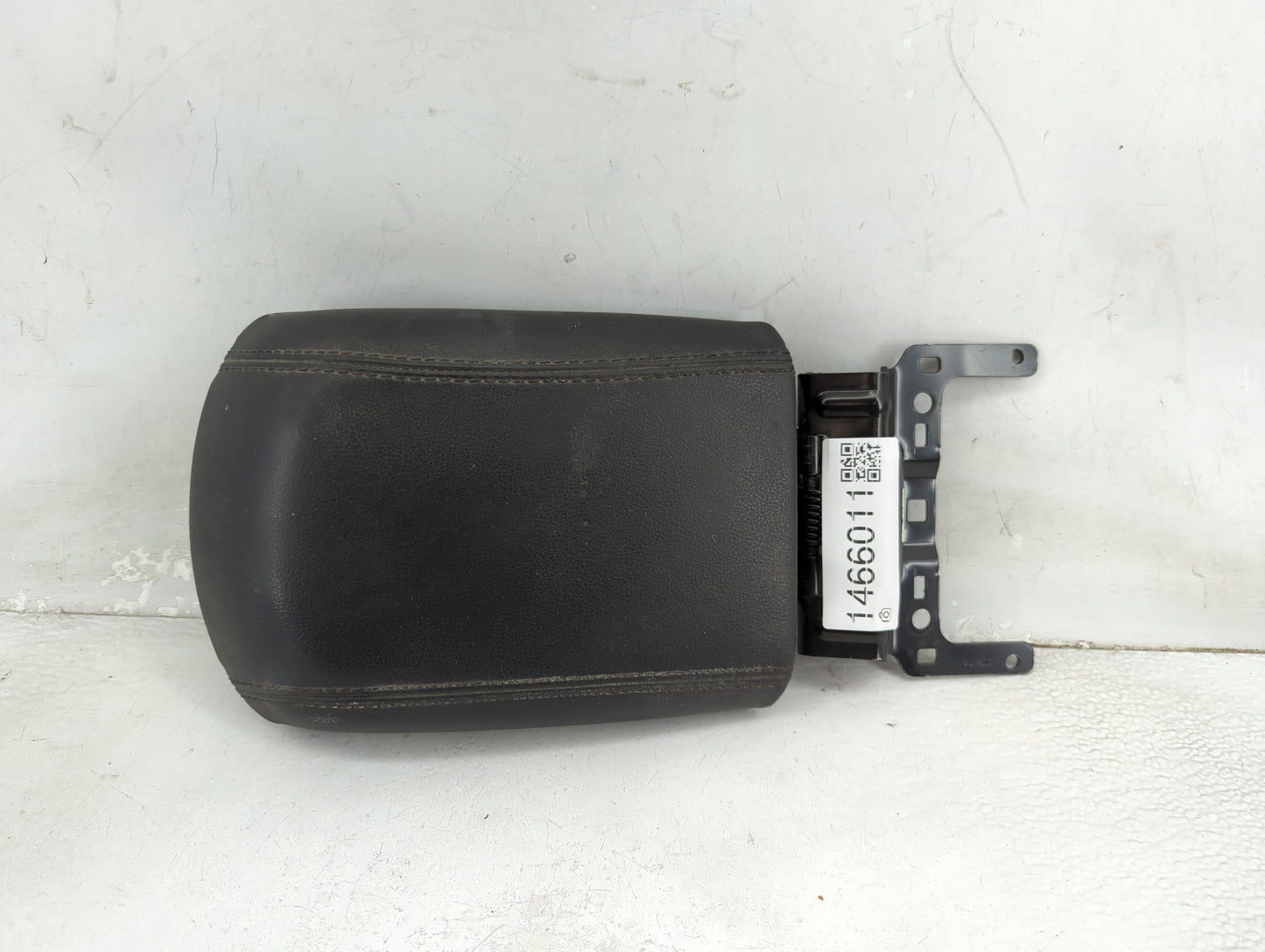 2014 Ford Escape Center Console Armrest Cover Lid P/N:151317NAD Fits OEM Used Auto Parts - Oemusedautoparts1.com