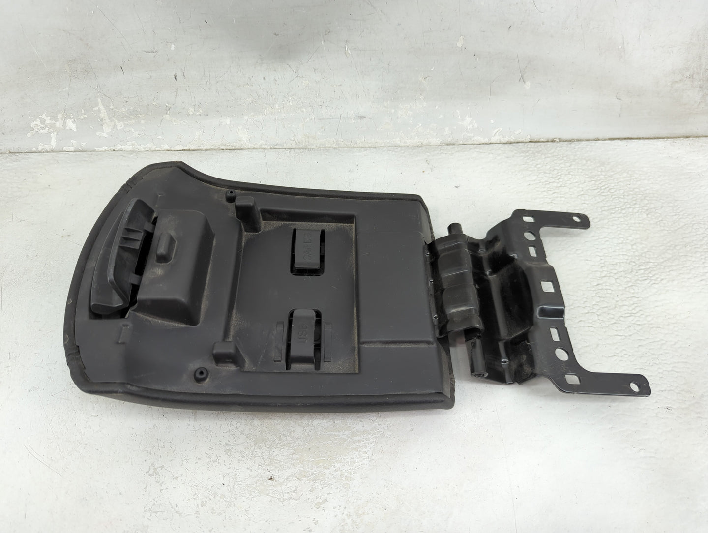 2014 Ford Escape Center Console Armrest Cover Lid P/N:151317NAD Fits OEM Used Auto Parts - Oemusedautoparts1.com