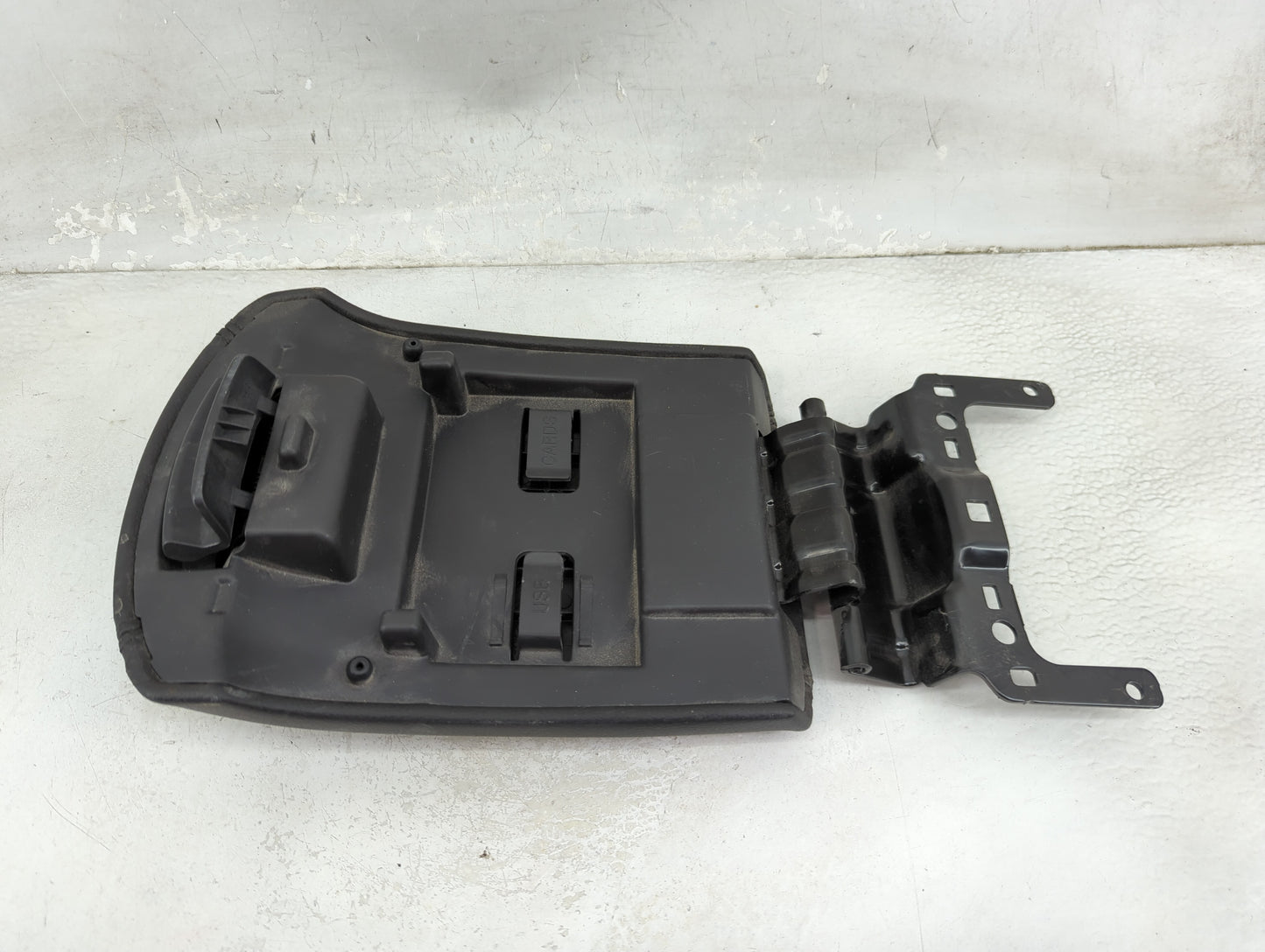 2014 Ford Escape Center Console Armrest Cover Lid P/N:151317NAD Fits OEM Used Auto Parts - Oemusedautoparts1.com