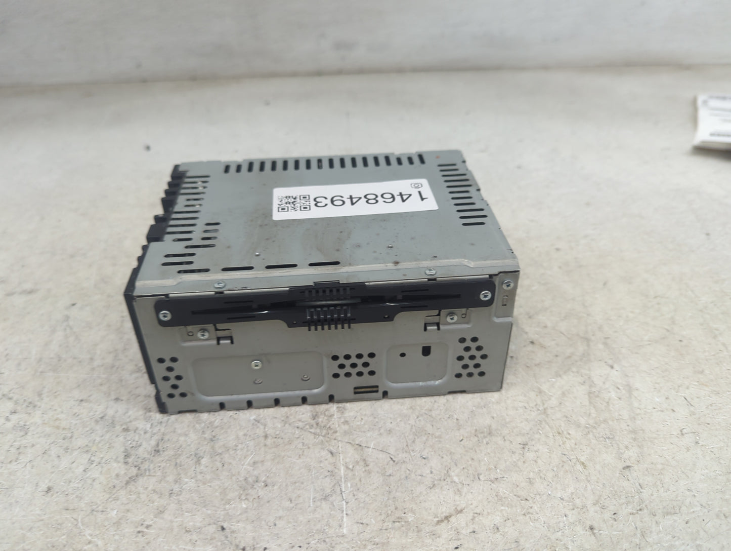 2013-2015 Ford Escape Radio AM FM Cd Player Receiver Replacement P/N:CJ5T-19C107-DH Fits Fits 2013 2014 2015 OEM Used Auto P
