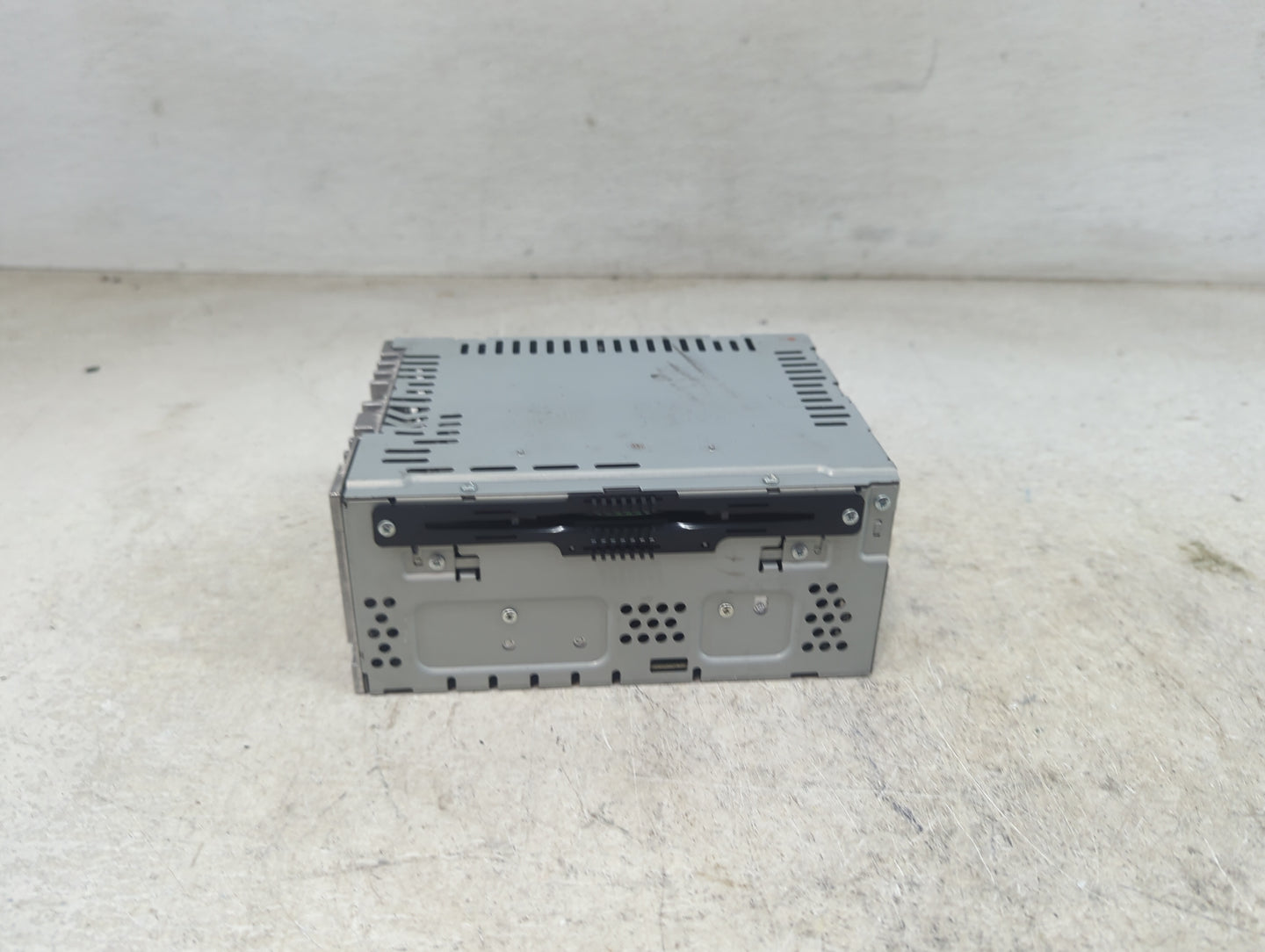 2013-2015 Ford Escape Radio AM FM Cd Player Receiver Replacement P/N:CJ5T-19C107-CJ Fits Fits 2013 2014 2015 OEM Used Auto P