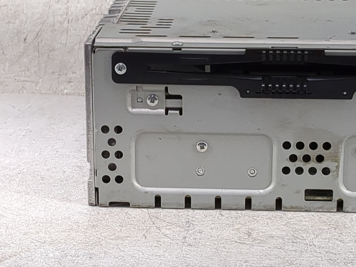 2013-2015 Ford Escape Radio AM FM Cd Player Receiver Replacement P/N:CJ5T-19C107-CJ Fits Fits 2013 2014 2015 OEM Used Auto P