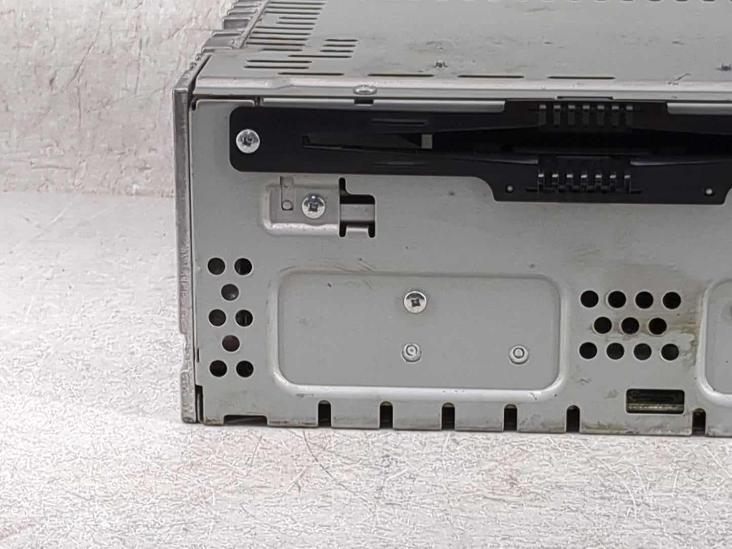 2013-2015 Ford Escape Radio AM FM Cd Player Receiver Replacement P/N:CJ5T-19C107-CJ Fits Fits 2013 2014 2015 OEM Used Auto P