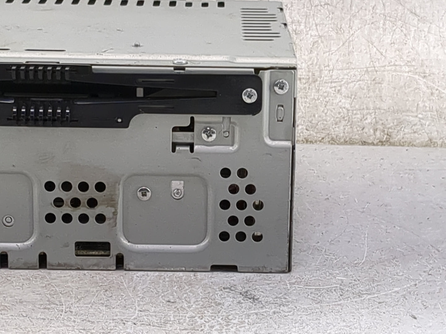 2013-2015 Ford Escape Radio AM FM Cd Player Receiver Replacement P/N:CJ5T-19C107-CJ Fits Fits 2013 2014 2015 OEM Used Auto P