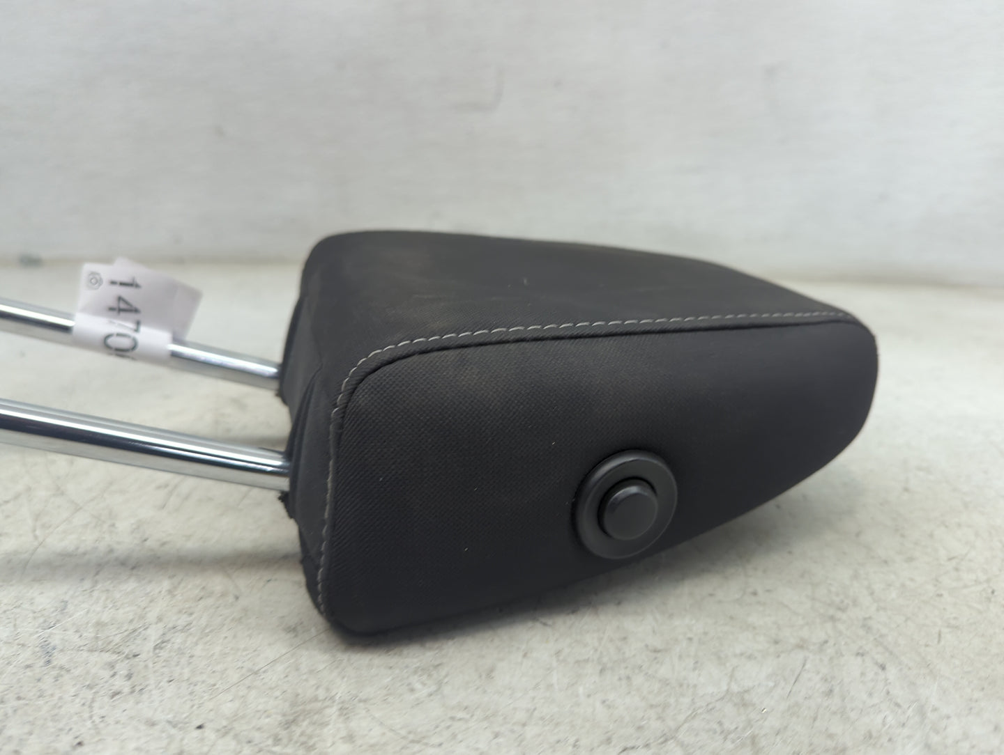 2013-2015 Ford Escape Headrest Head Rest Front Driver Seat Black 1470612 - Oemusedautoparts1.com