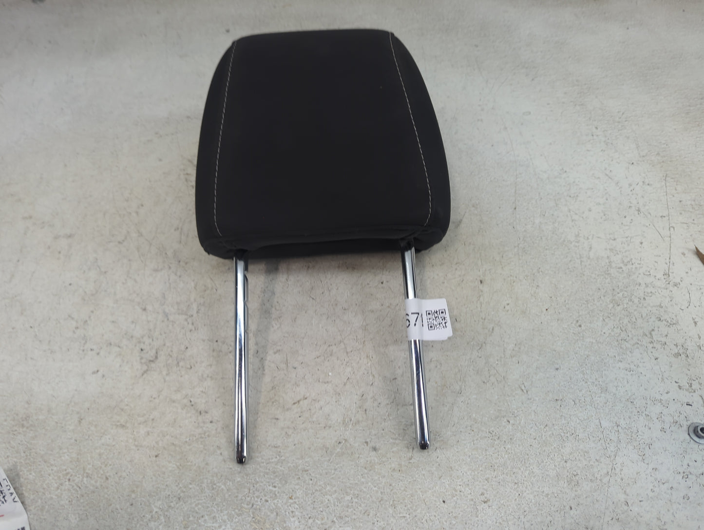 2013-2015 Ford Escape Headrest Head Rest Front Driver Seat Black 1470671 - Oemusedautoparts1.com