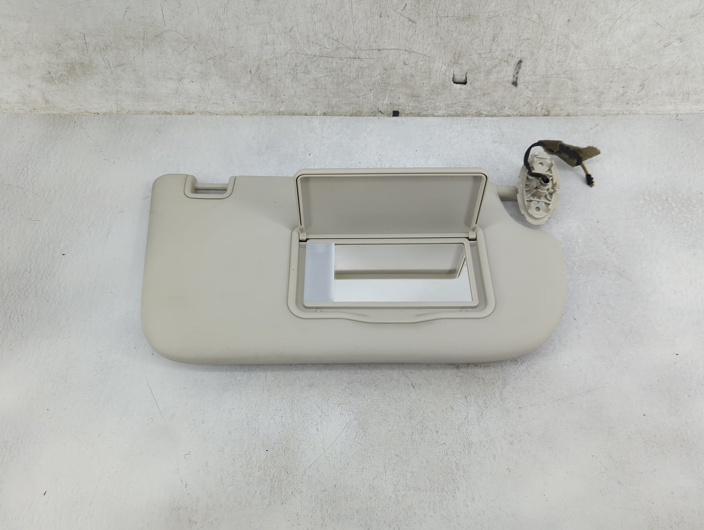 2013-2019 Ford Escape Sun Visor Shade Replacement Passenger Right Mirror Fits Fits 2013 2014 2015 2016 2017 2018 2019 OEM Us
