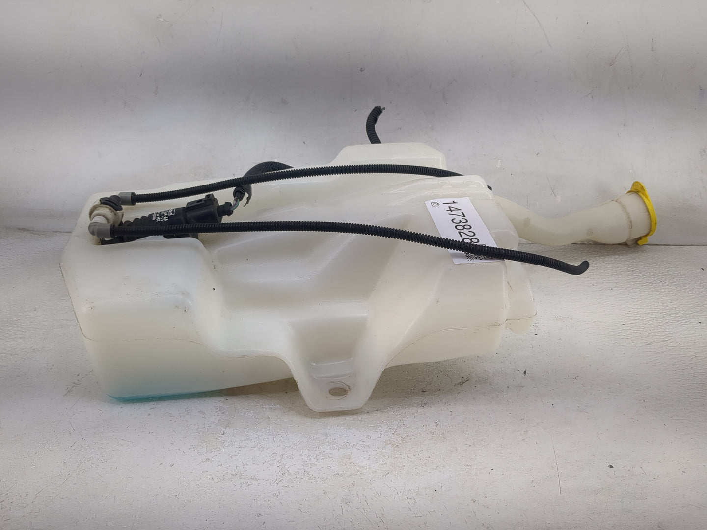 2014 Ford Escape Windshield Washer Fluid Reservoir Bottle Oem 1473828 - Oemusedautoparts1.com