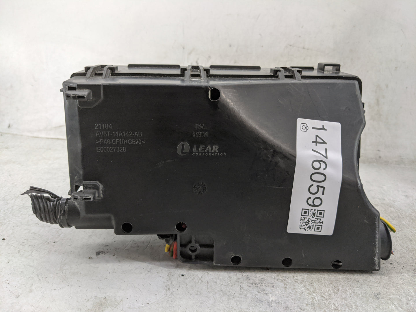 2013-2016 Ford Escape Fusebox Fuse Box Panel Relay Module P/N:AV6T-14A142-AB Fits Fits 2013 2014 2015 2016 OEM Used Auto Par