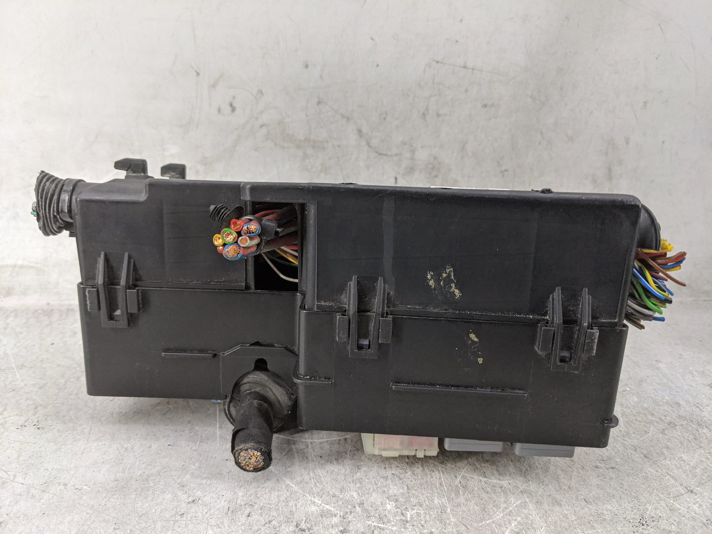 2013-2016 Ford Escape Fusebox Fuse Box Panel Relay Module P/N:AV6T-14A142-AB Fits Fits 2013 2014 2015 2016 OEM Used Auto Par