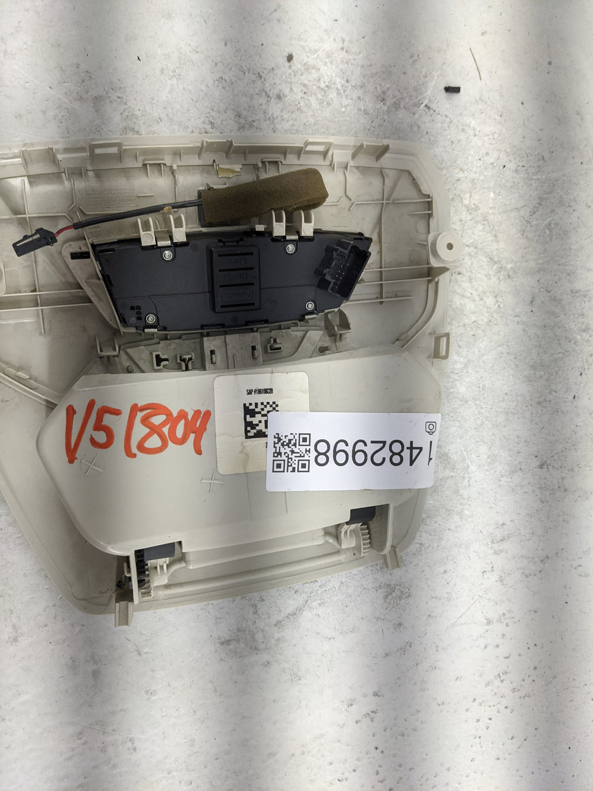 2014 Ford Escape Overhead Roof Console Tan 1482998 - Oemusedautoparts1.com