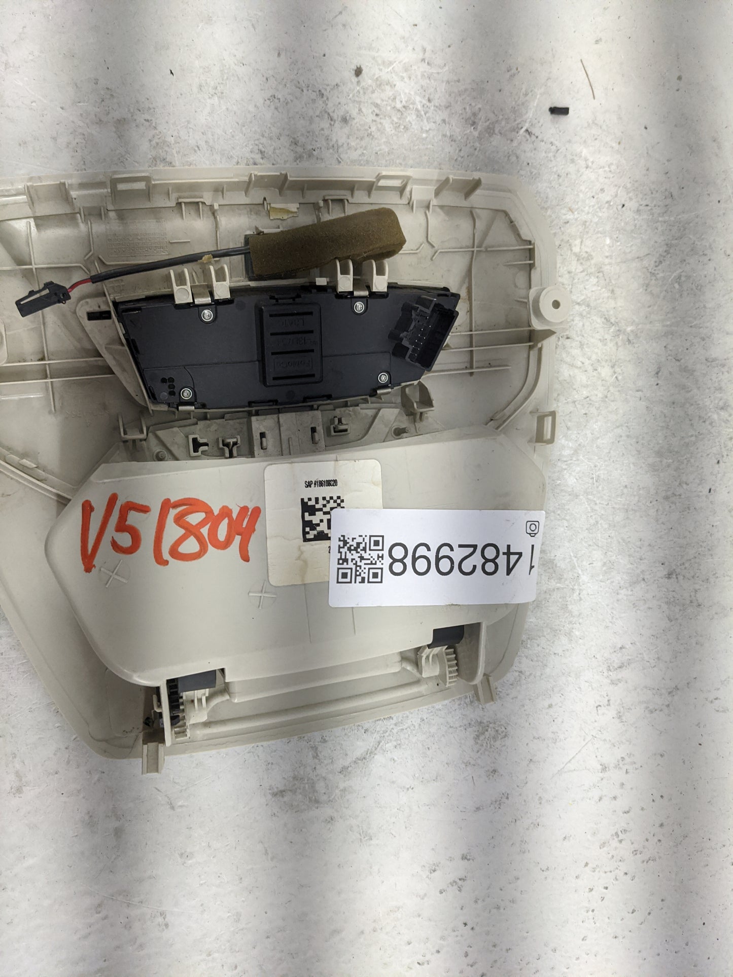 2014 Ford Escape Overhead Roof Console Tan 1482998 - Oemusedautoparts1.com