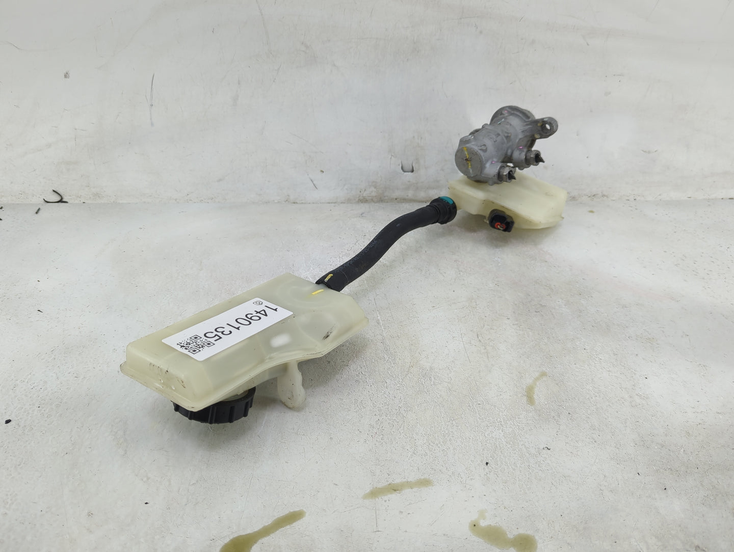 2013-2019 Ford Escape Brake Master Cylinder 1490135 - Oemusedautoparts1.com