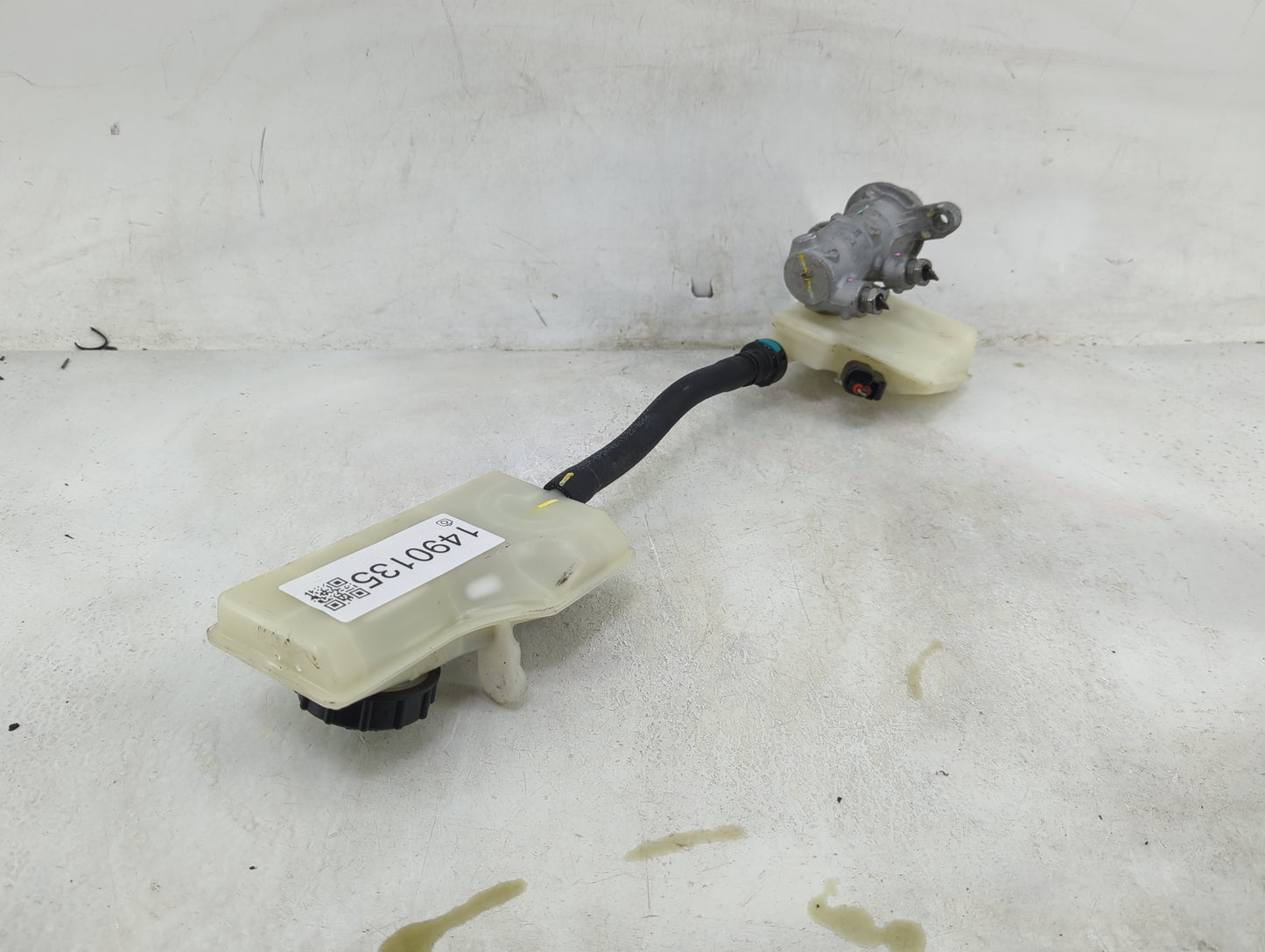 2013-2019 Ford Escape Brake Master Cylinder 1490135 - Oemusedautoparts1.com
