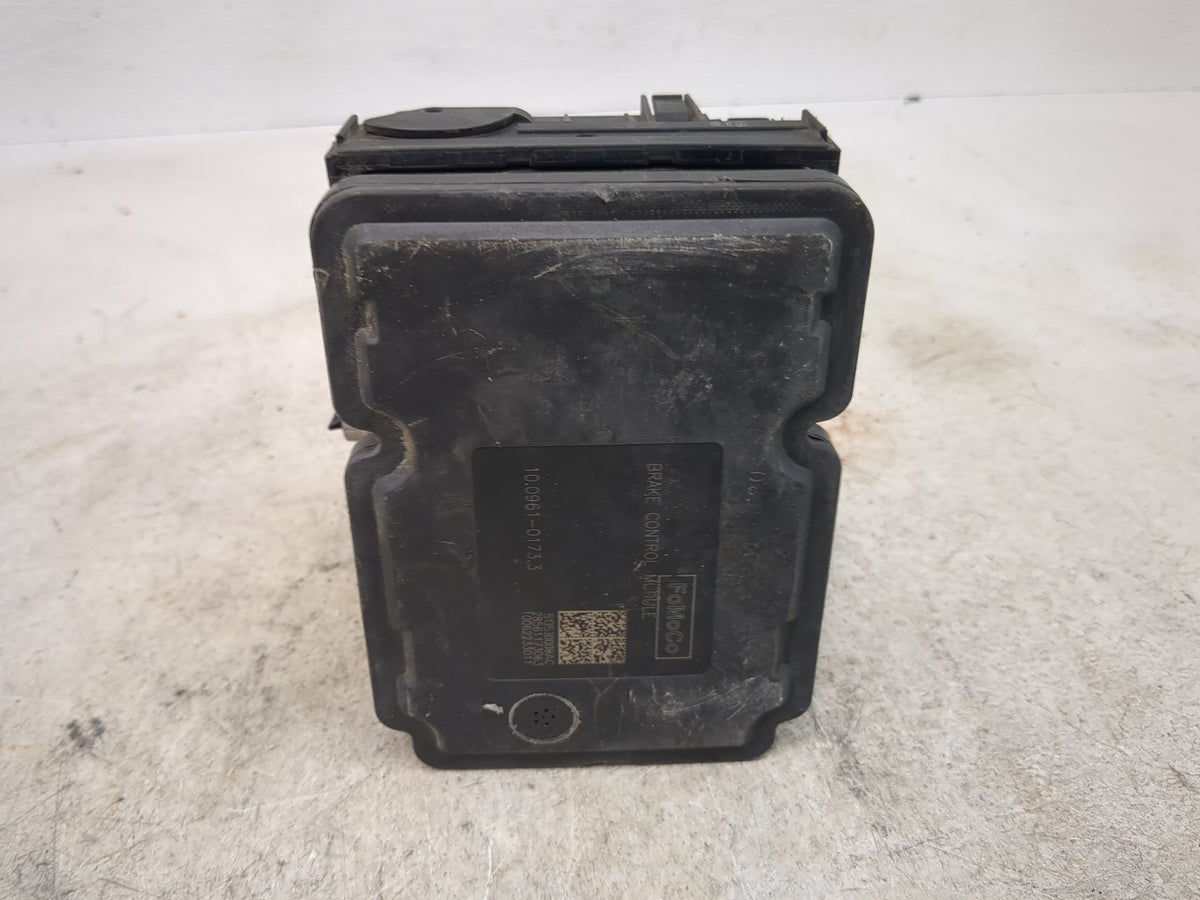 2013-2015 Ford Escape Anti-Lock Brake ABS Pump Module Actuator OEM P/N:CV61-2C405-AG Fits Fits 2013 2014 2015 OEM Used Auto 