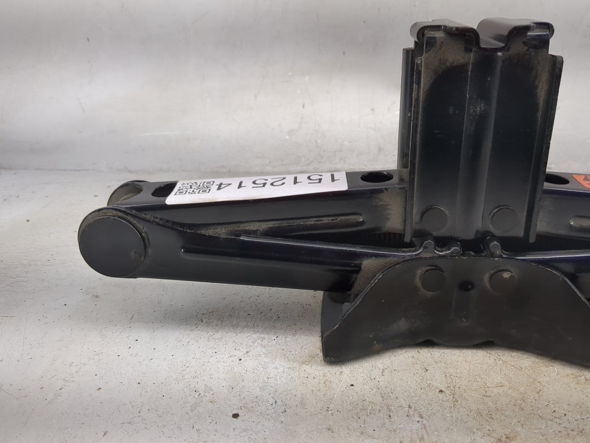 2014 Ford Escape Spare Scissor Car Jack 1512514 - Oemusedautoparts1.com