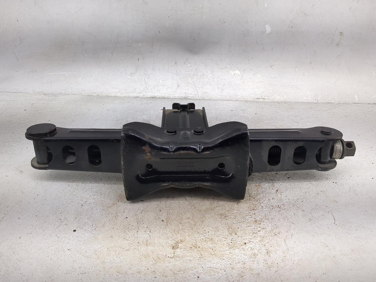 2014 Ford Escape Spare Scissor Car Jack 1512514 - Oemusedautoparts1.com