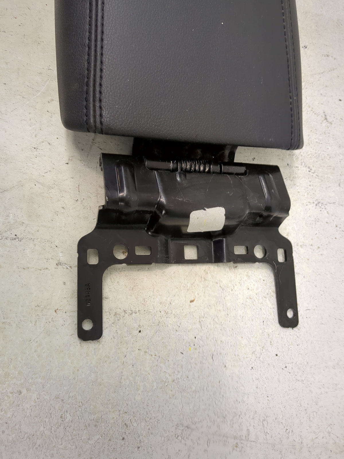 2013-2016 Ford Escape Center Console Armrest Cover Lid Fits Fits 2013 2014 2015 2016 OEM Used Auto Parts - Oemusedautoparts1