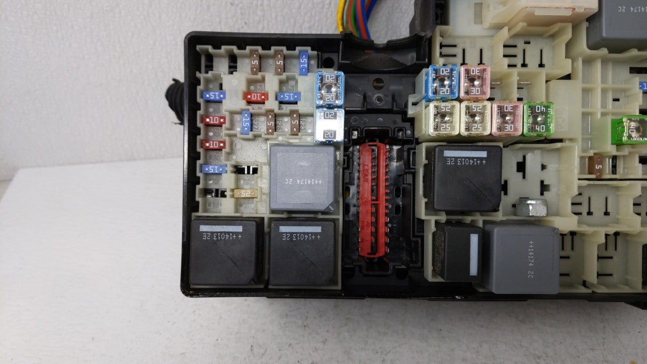2013-2016 Ford Escape Fusebox Fuse Box Panel Relay Module P/N:AV6T-14A142-AB AV6T-14A067-AD Fits Fits 2013 2014 2015 2016 OE