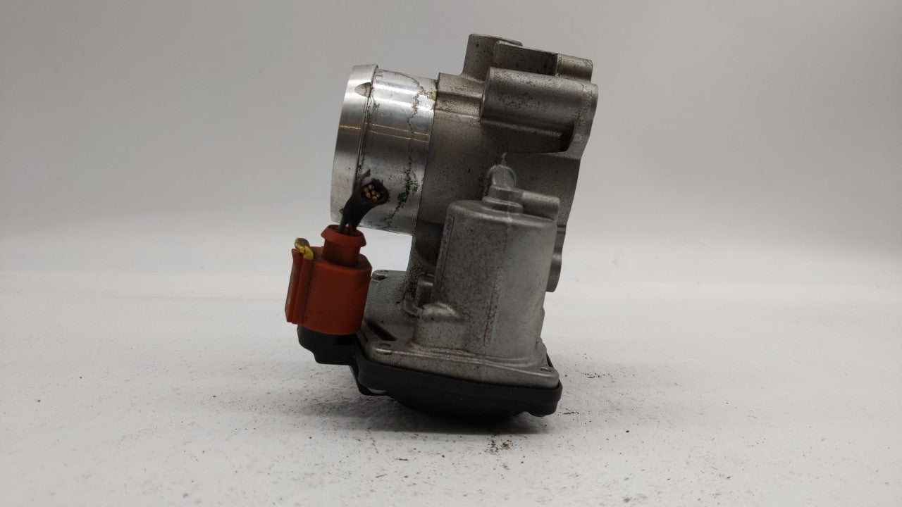 2017-2019 Ford Escape Throttle Body P/N:DS7G-9E991-BB DS7G-9F991-CA Fits Fits 2014 2015 2016 2017 2018 2019 OEM Used Auto Pa