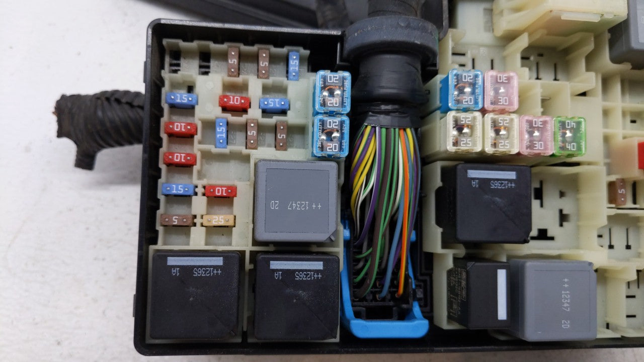 2013-2016 Ford Escape Fusebox Fuse Box Panel Relay Module P/N:AV6T-14A142-AB AV6T-14A067-AD Fits Fits 2013 2014 2015 2016 OE