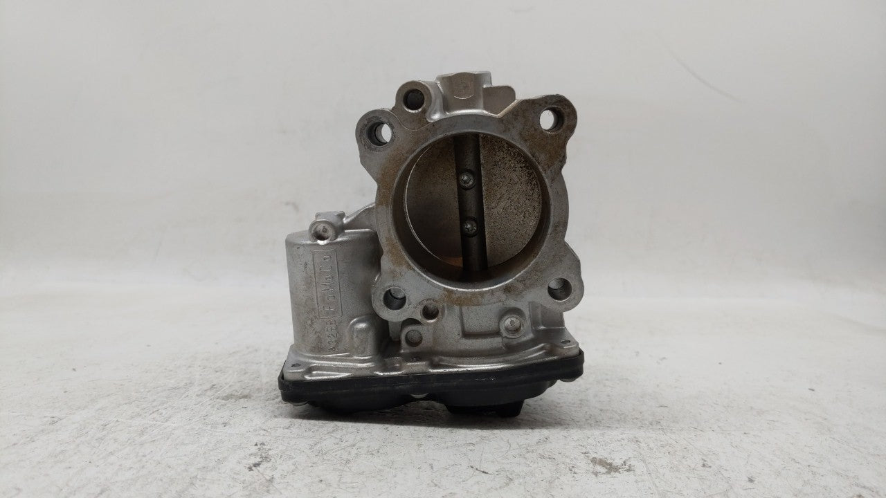 2017-2019 Ford Escape Throttle Body P/N:DS7G-9E991-BB DS7G-9F991-CA Fits Fits 2014 2015 2016 2017 2018 2019 OEM Used Auto Pa