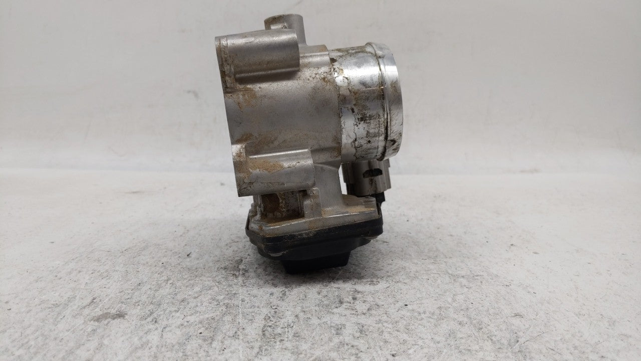 2017-2019 Ford Escape Throttle Body P/N:DS7G-9E991-BB DS7G-9F991-CA Fits Fits 2014 2015 2016 2017 2018 2019 OEM Used Auto Pa