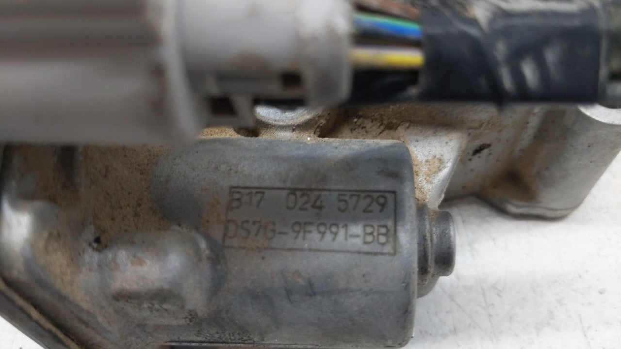 2017-2019 Ford Escape Throttle Body P/N:DS7G-9E991-BB DS7G-9F991-CA Fits Fits 2014 2015 2016 2017 2018 2019 OEM Used Auto Pa