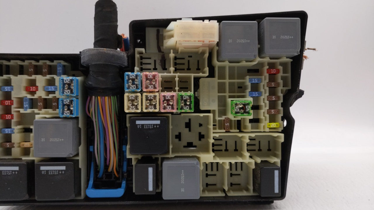 2013-2016 Ford Escape Fusebox Fuse Box Panel Relay Module P/N:AV6T-14A142-AB AV6T-14A067-AD Fits Fits 2013 2014 2015 2016 OE