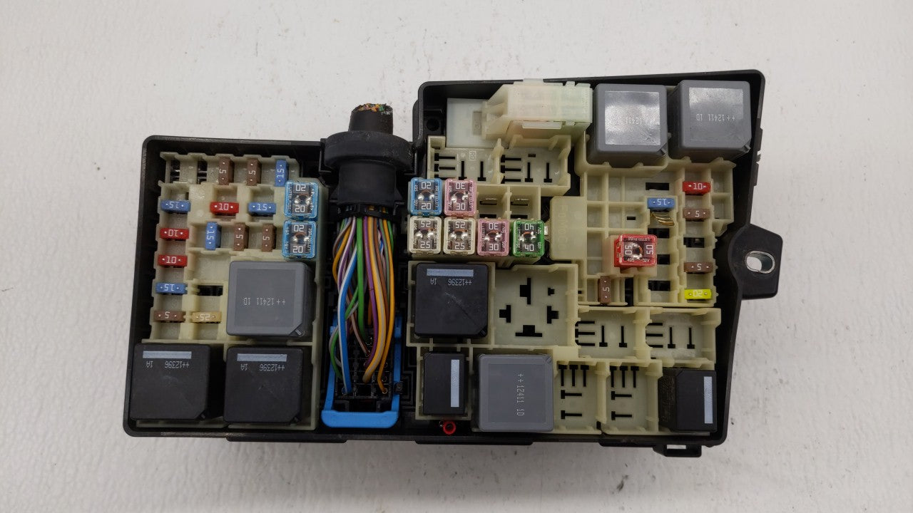 2013-2016 Ford Escape Fusebox Fuse Box Panel Relay Module P/N:AV6T-14A142-AB AV6T-14A067-AD Fits Fits 2013 2014 2015 2016 OE