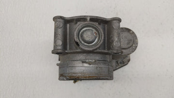 2013-2019 Ford Escape Throttle Body P/N:DS7E-9F991-AK DS7E-9F991-AD Fits Fits 2013 2014 2015 2016 2017 2018 2019 2020 OEM Used Auto Parts