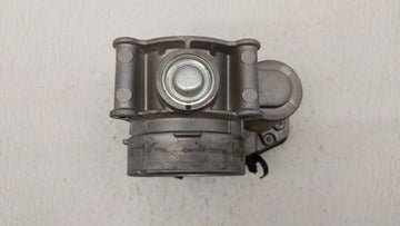 2013-2019 Ford Escape Throttle Body P/N:DS7E-9F991-AK DS7E-9F991-AD Fits Fits 2013 2014 2015 2016 2017 2018 2019 2020 OEM Used Auto Parts