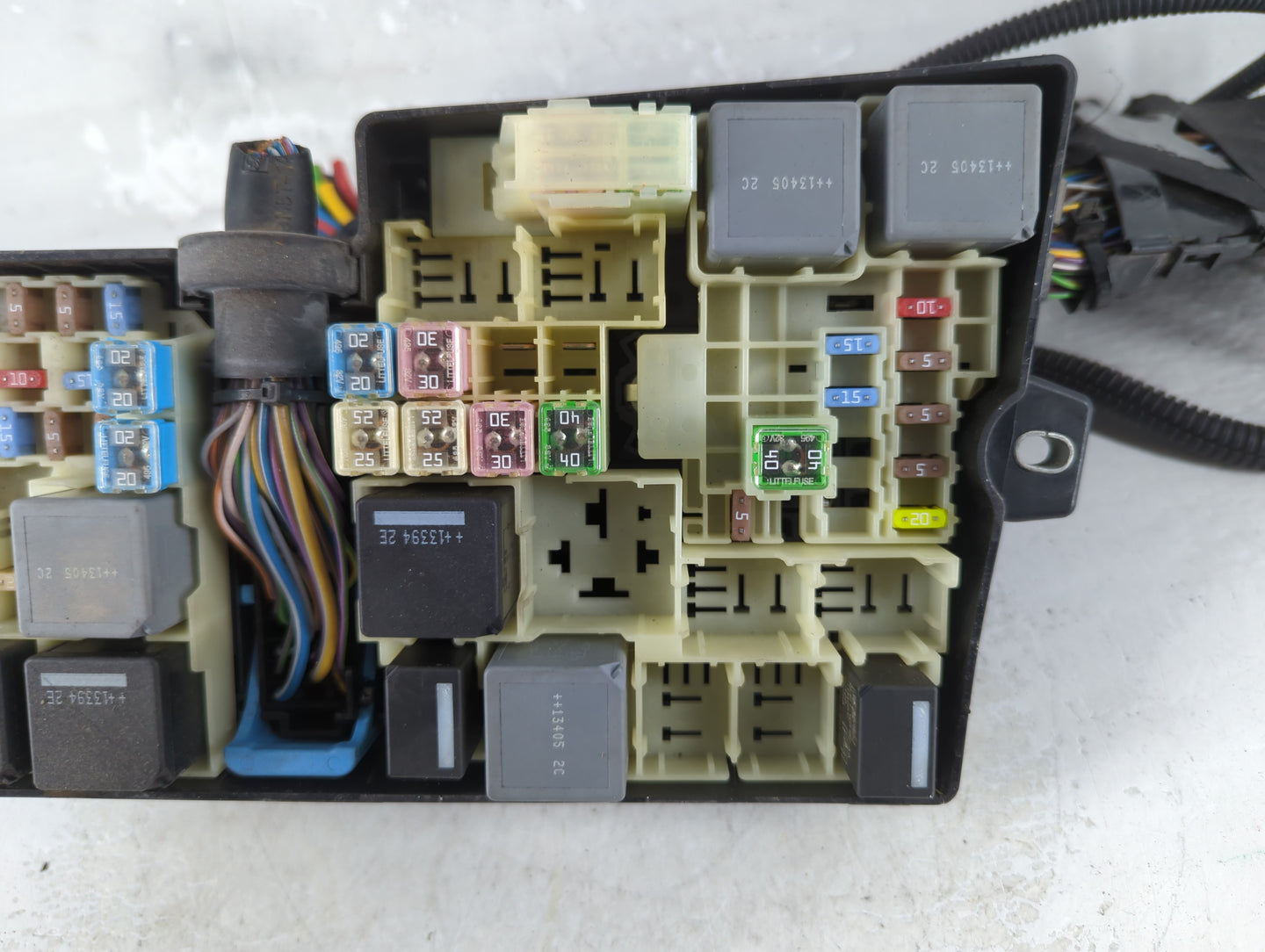 2013-2016 Ford Escape Fusebox Fuse Box Panel Relay Module P/N:AV6T-14A142-AB AV6T-14A067-AD Fits Fits 2013 2014 2015 2016 OE