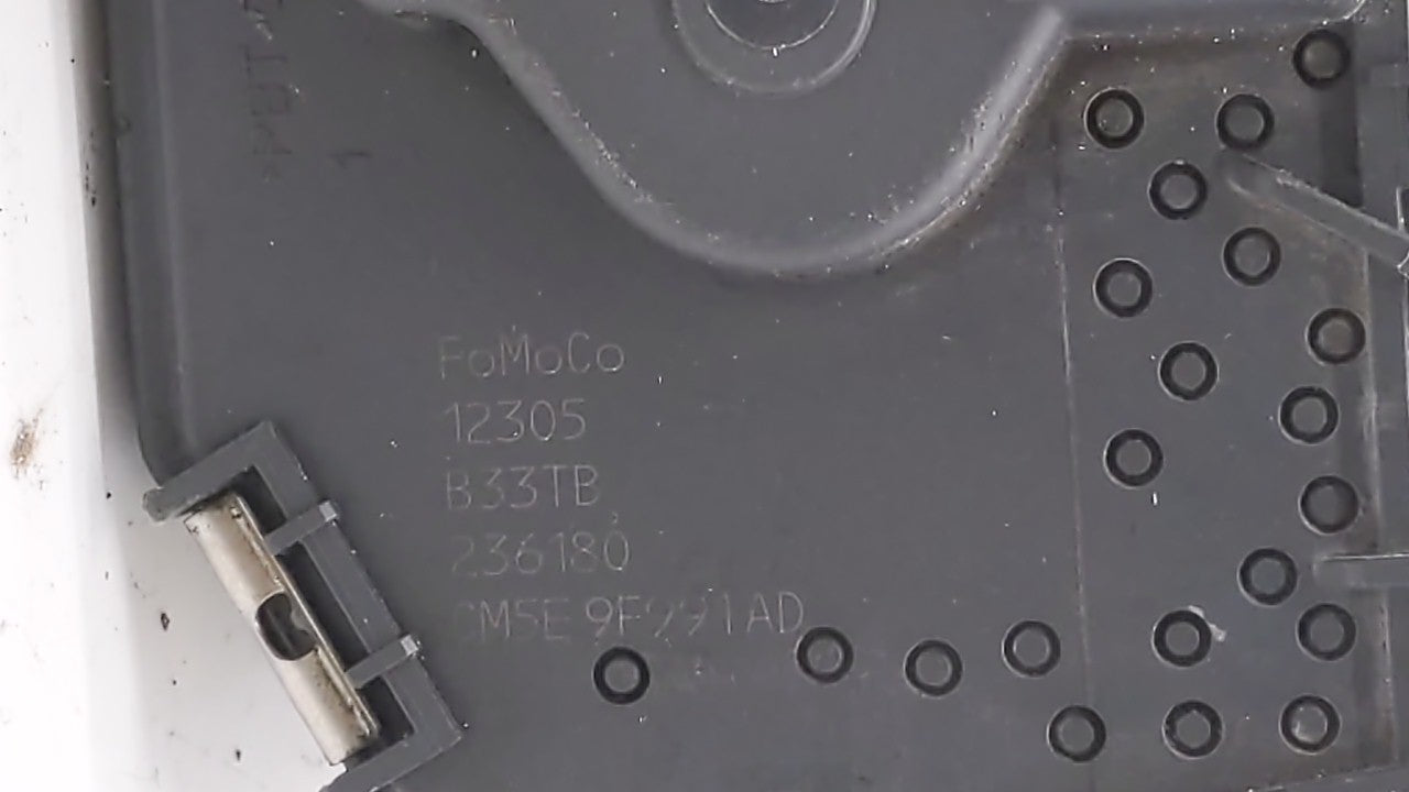 2013-2016 Ford Escape Throttle Body P/N:CM5E-9F991-AD CM5E-9F991-AC Fits Fits 2012 2013 2014 2015 2016 2017 OEM Used Auto Pa
