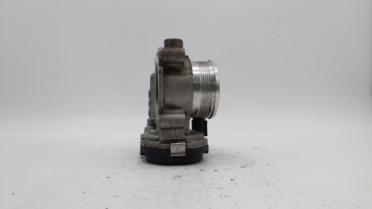 2013-2016 Ford Escape Throttle Body P/N:CM5E-9F991-AD CM5E-9F991-AC Fits Fits 2012 2013 2014 2015 2016 2017 OEM Used Auto Pa