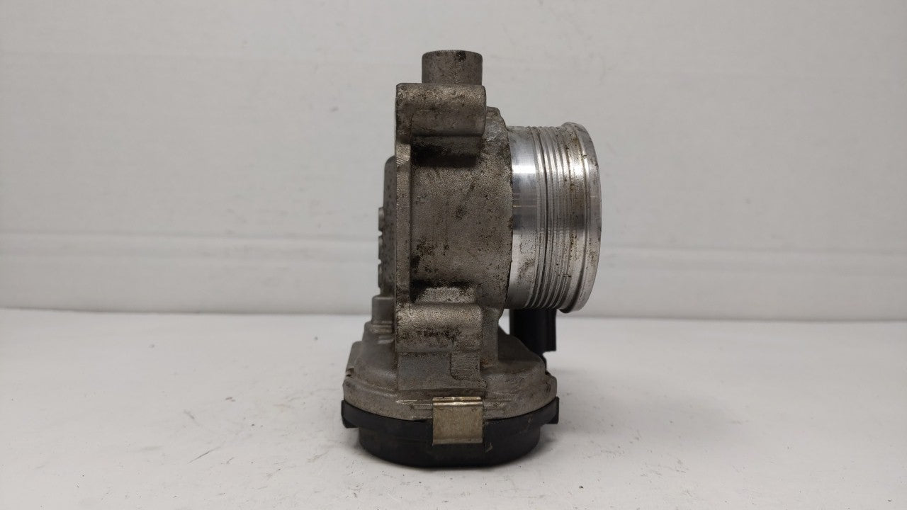 2013-2016 Ford Escape Throttle Body P/N:CM5E-9F991-AD CM5E-9F991-AC Fits Fits 2012 2013 2014 2015 2016 2017 OEM Used Auto Pa