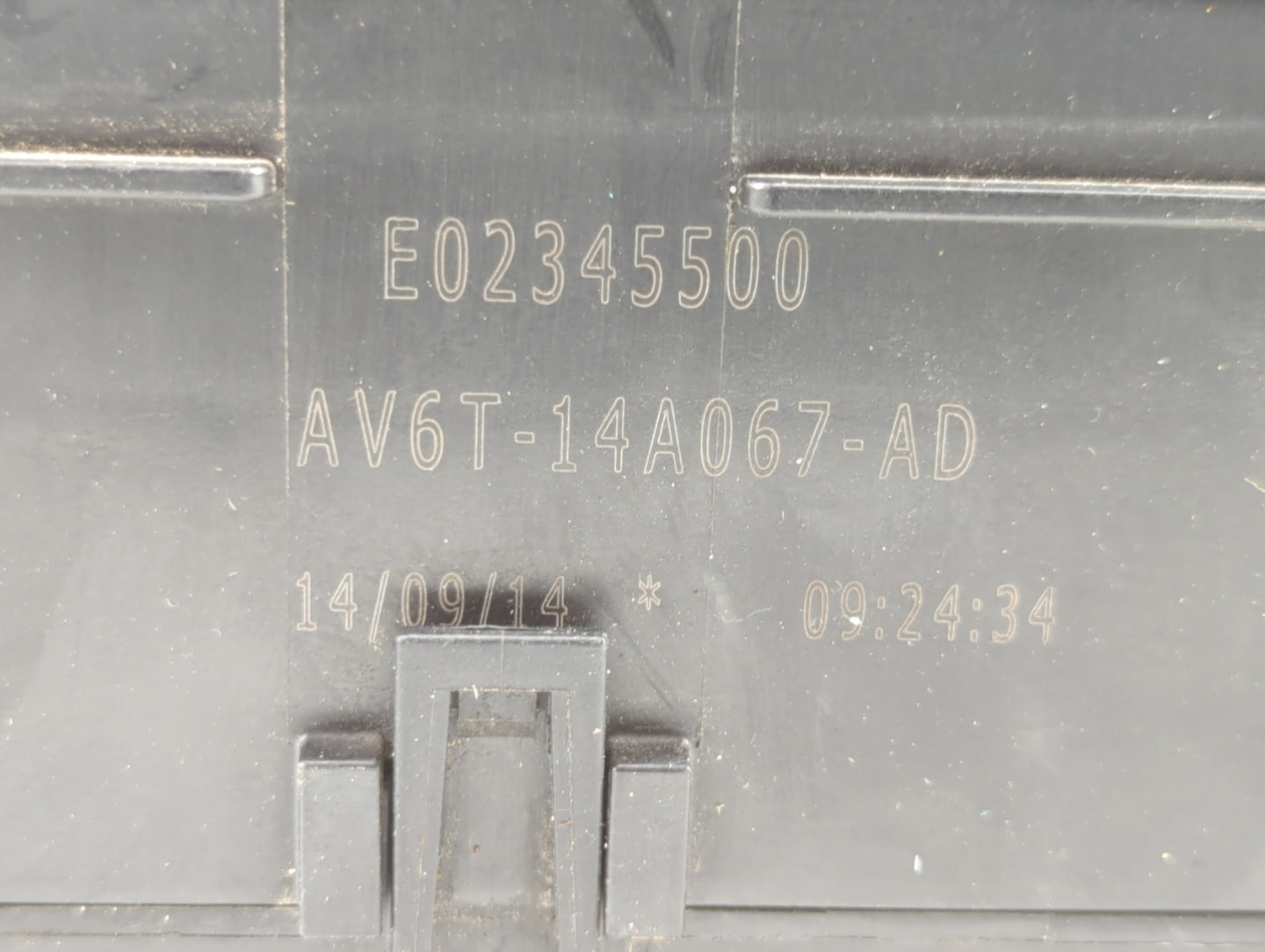 2013-2016 Ford Escape Fusebox Fuse Box Panel Relay Module P/N:AV6T-14A067-AD AV6T-14A142-AB Fits Fits 2013 2014 2015 2016 OE