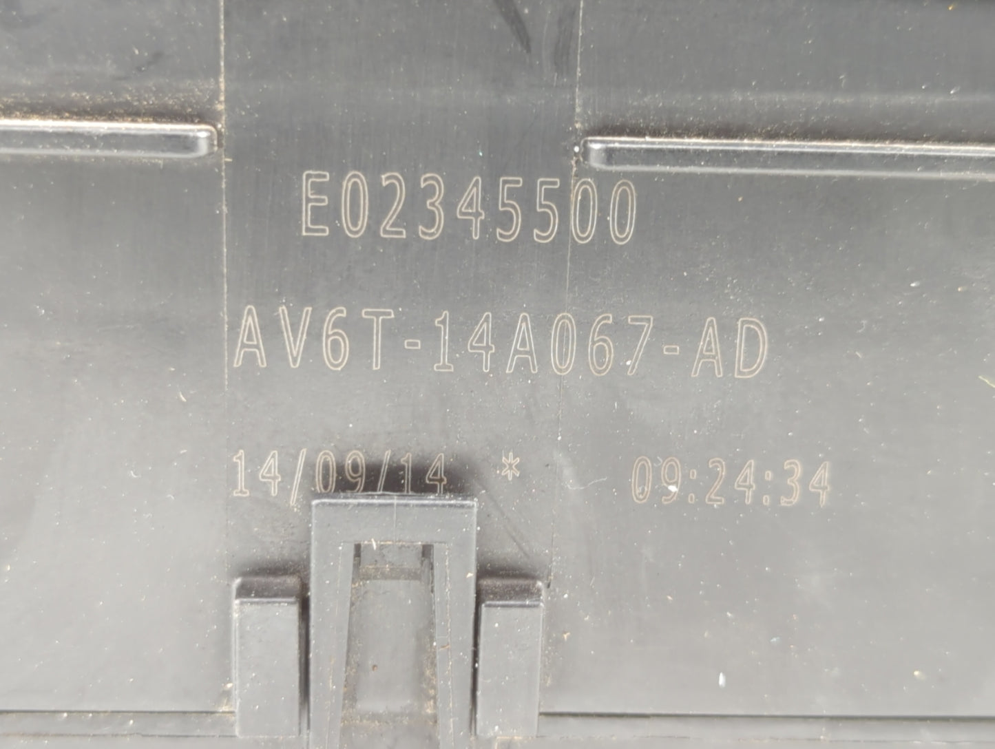 2013-2016 Ford Escape Fusebox Fuse Box Panel Relay Module P/N:AV6T-14A067-AD AV6T-14A142-AB Fits Fits 2013 2014 2015 2016 OE